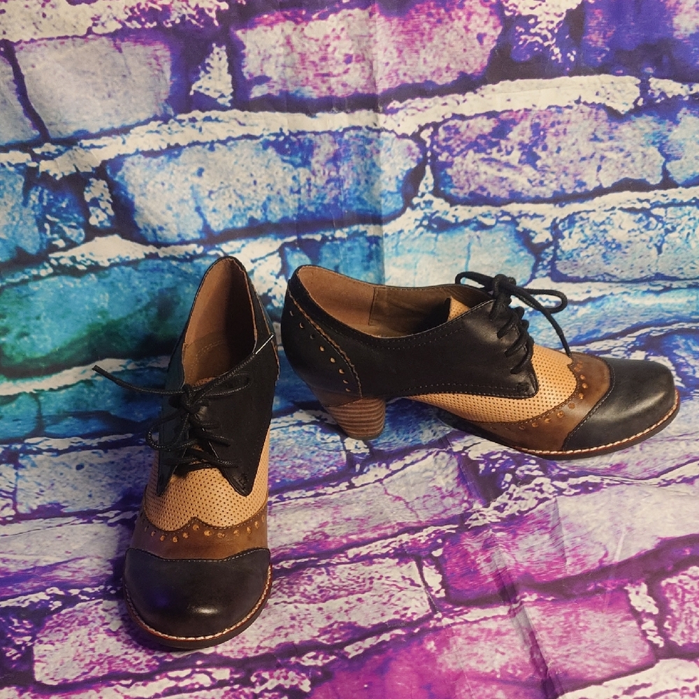 L’Artiste Bardot Oxford Heels | EU 39 / US 8–8.5 | Black Tan Cream | Brogue